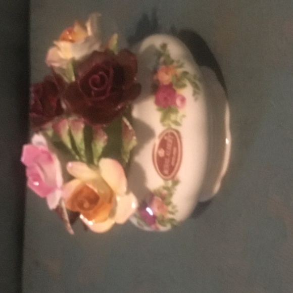 OLD COUNTRY ROSES - Picture 6 of 11